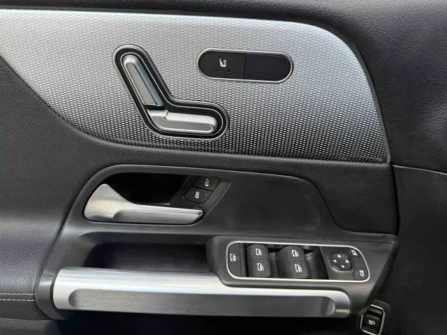 Mercedes-Benz GLB-Class — Фото автомобиля 10