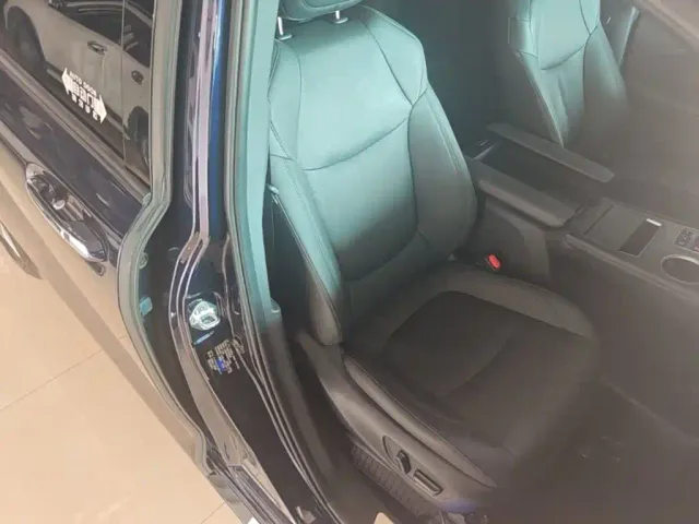 Toyota Sienna — Фото автомобиля 24