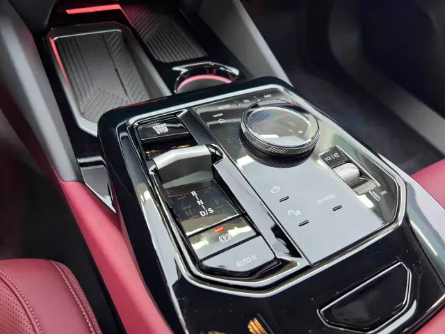 BMW 5 Series — Фото автомобиля 25