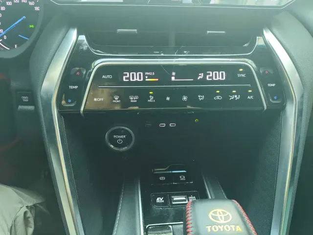 Toyota Harrier — Фото автомобиля 17