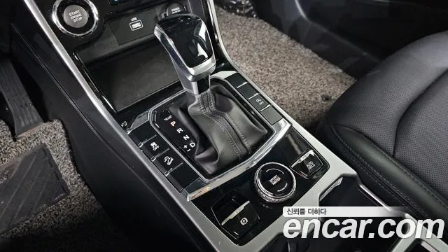 KGM Korando — Фото автомобиля 9