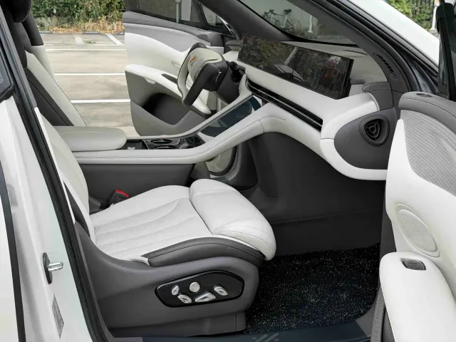 IM Motors LS7 — Фото автомобиля 12