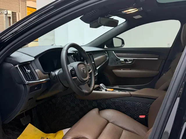 Volvo S90 — Фото автомобиля 6