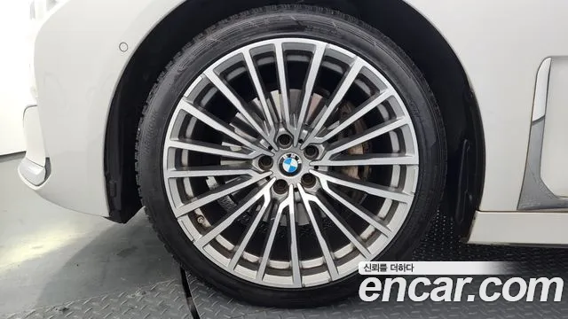 BMW 7 Series — Фото автомобиля 5