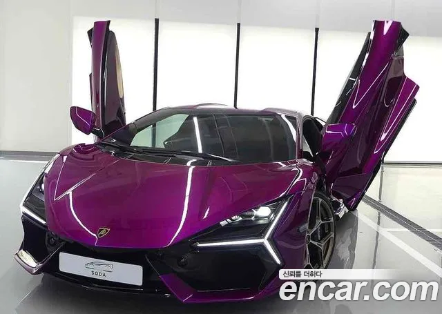 Lamborghini Revuelto — Фото автомобиля 18