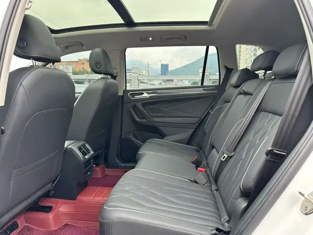 Volkswagen Tiguan L — Фото автомобиля 5