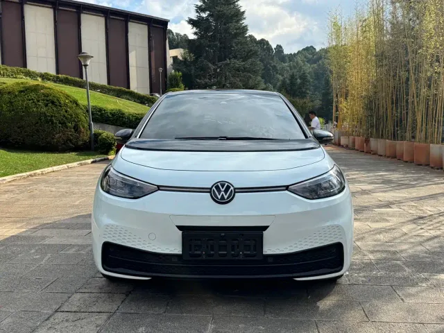 Volkswagen ID.3 — Фото автомобиля 2