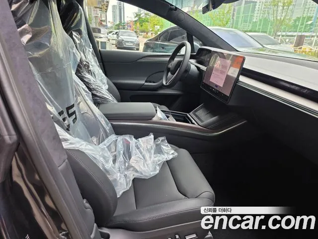 Tesla Model X — Фото автомобиля 4