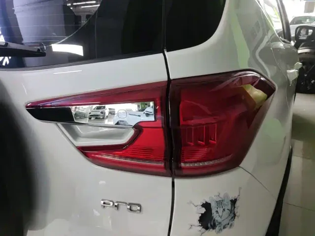 BYD Yuan Pro — Фото автомобиля 7