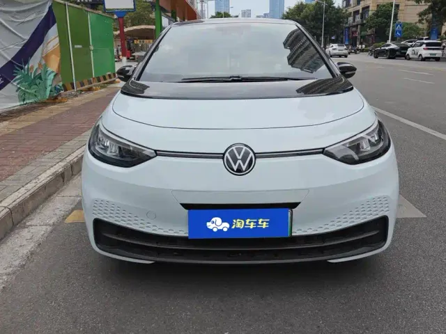 Volkswagen ID.3 — Фото автомобиля 2