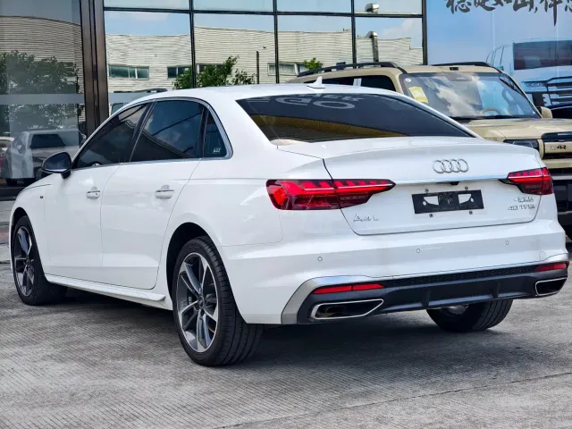 Audi A4L — Фото автомобиля 9
