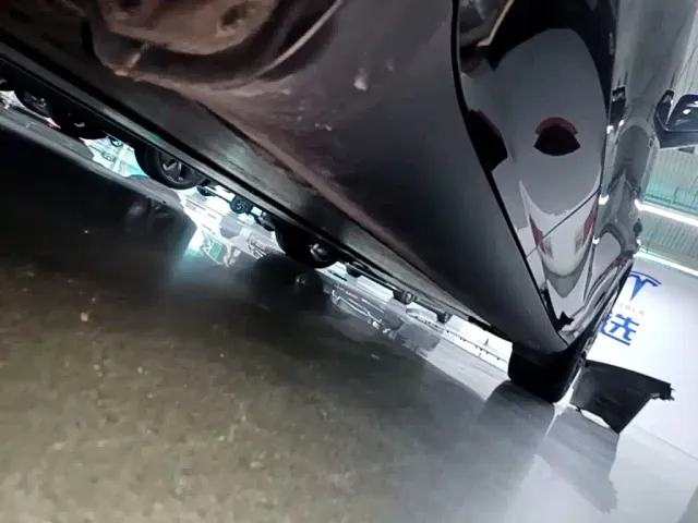Tesla Model Y — Фото автомобиля 20