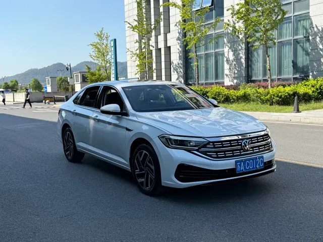 Volkswagen Sagitar — Фото автомобиля 3