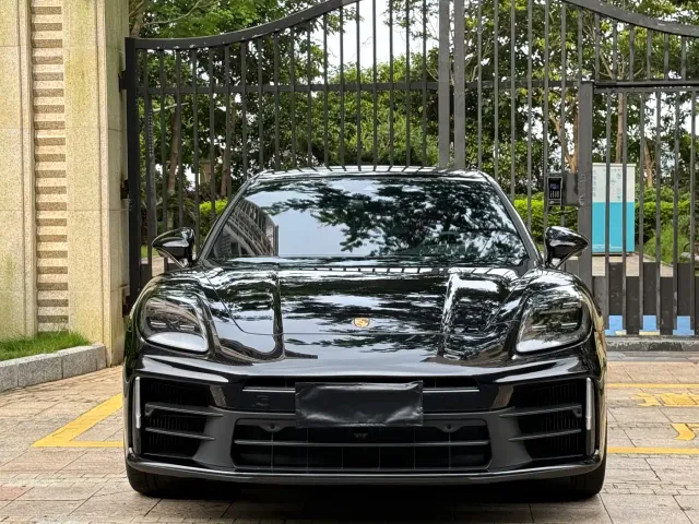 Porsche Panamera — Фото автомобиля 2
