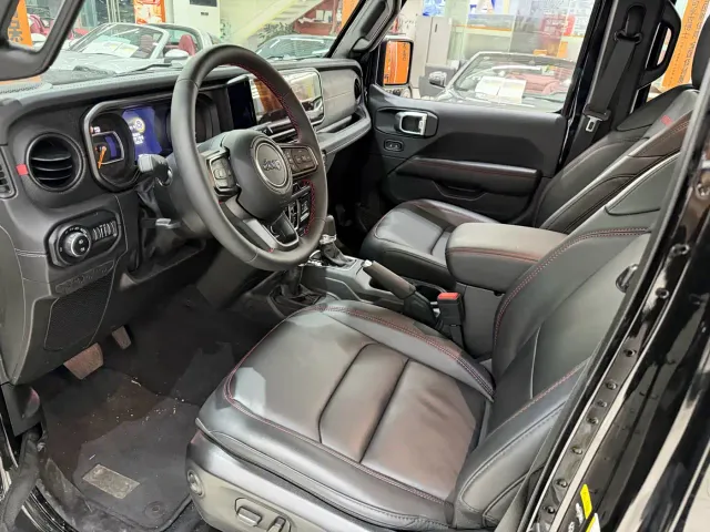 Jeep Wrangler — Фото автомобиля 8