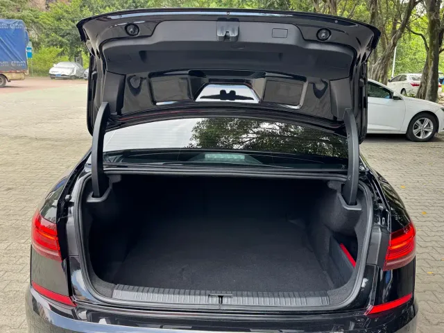 Volkswagen Passat — Фото автомобиля 14
