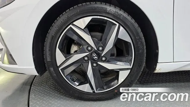 Hyundai Avante CN7 — Фото автомобиля 5