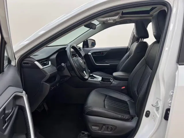 Toyota RAV4 Rongfang Dual Engine E+ — Фото автомобиля 6
