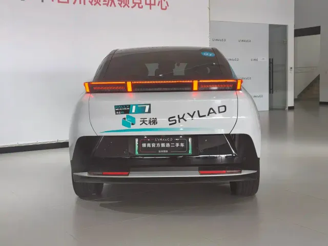 Lynk & Co Z20 — Фото автомобиля 14