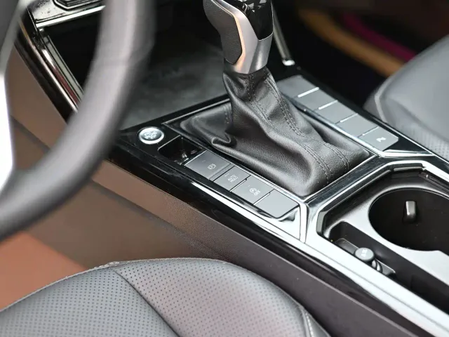 Volkswagen Passat — Фото автомобиля 11