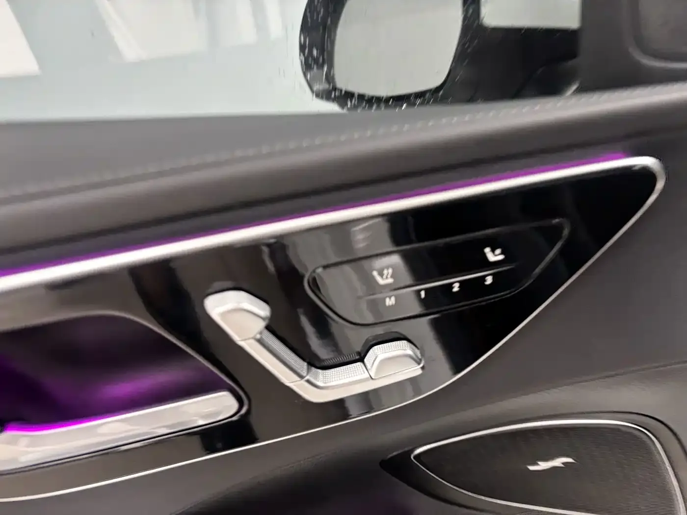 Mercedes-Benz Mercedes-Benz C-Class New Energy 2024 C 350 eL — Фото автомобиля 11