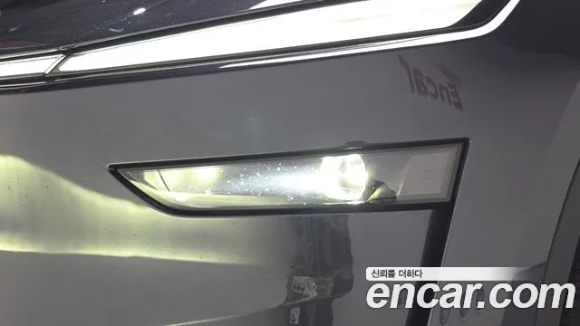 Tesla Model Y — Фото автомобиля 21