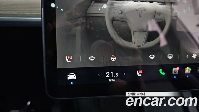 Tesla Model Y — Фото автомобиля 26