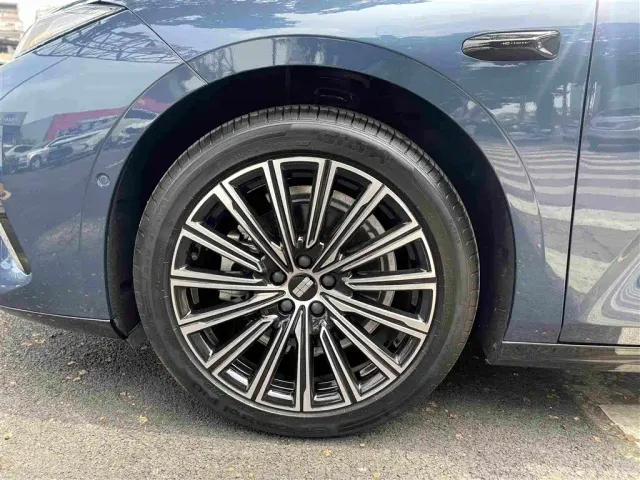 Geely Galaxy Xingyao 8 — Фото автомобиля 25