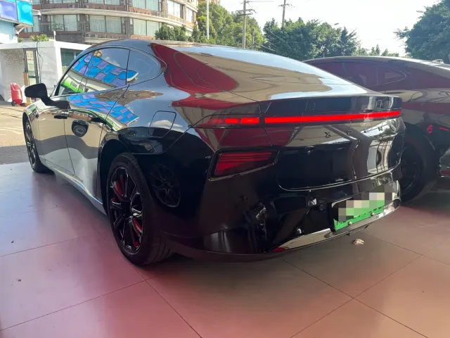 Xpeng P7 — Фото автомобиля 8