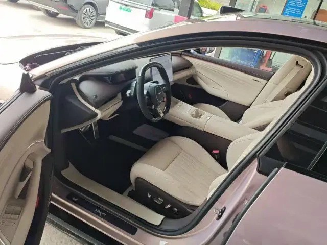 Xiaomi SU7 — Фото автомобиля 5