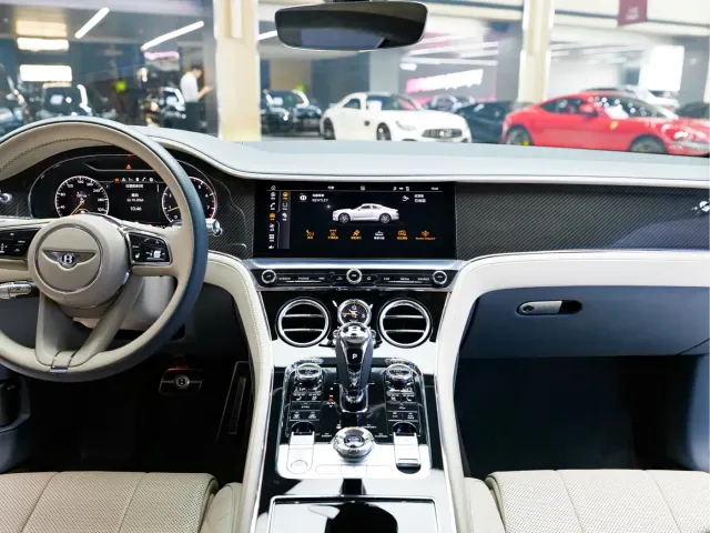 Bentley Continental — Фото автомобиля 12