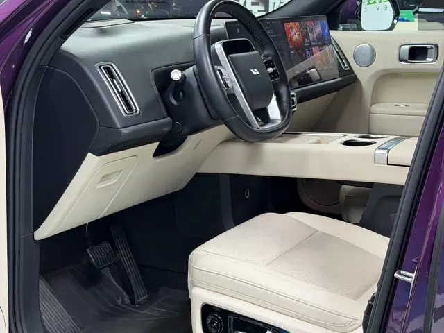 Li Auto L9 — Фото автомобиля 10