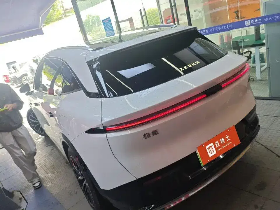 ZEEKR Zeekr 7X 2025 Model 75kWh RWD Smart Driving Edition — Фото автомобиля 3