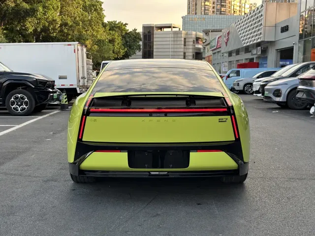 Xpeng P7 — Фото автомобиля 6