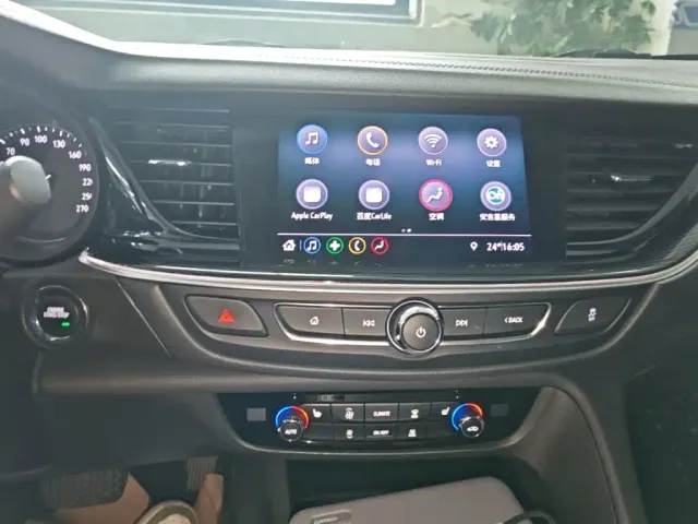 Buick Regal — Фото автомобиля 12