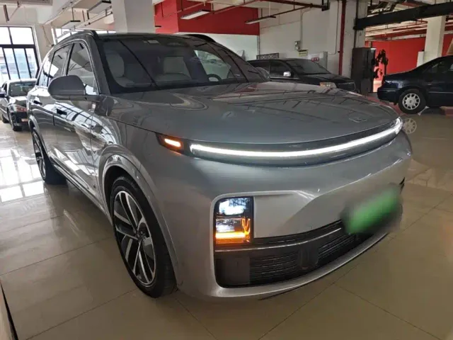 Li Auto L7 — Фото автомобиля 3