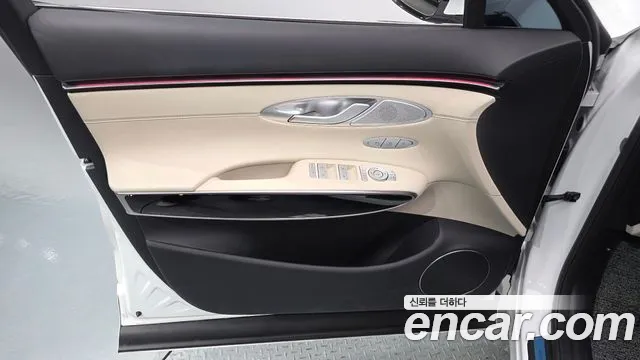 Genesis GV70 — Фото автомобиля 13