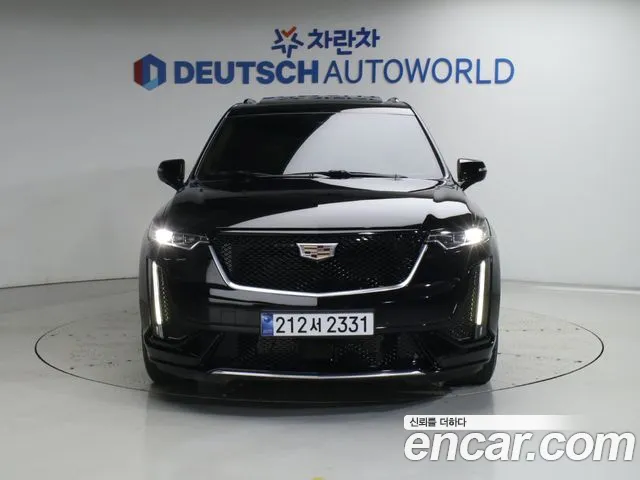 Cadillac XT6 — Фото автомобиля 3