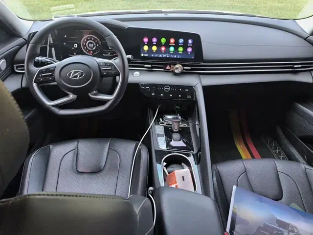 Hyundai Elantra — Фото автомобиля 10