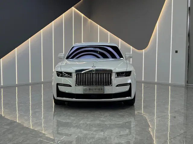 Rolls-Royce Ghost — Фото автомобиля 2