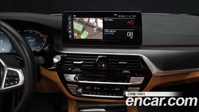 BMW 5 Series G30 — Фото автомобиля 20
