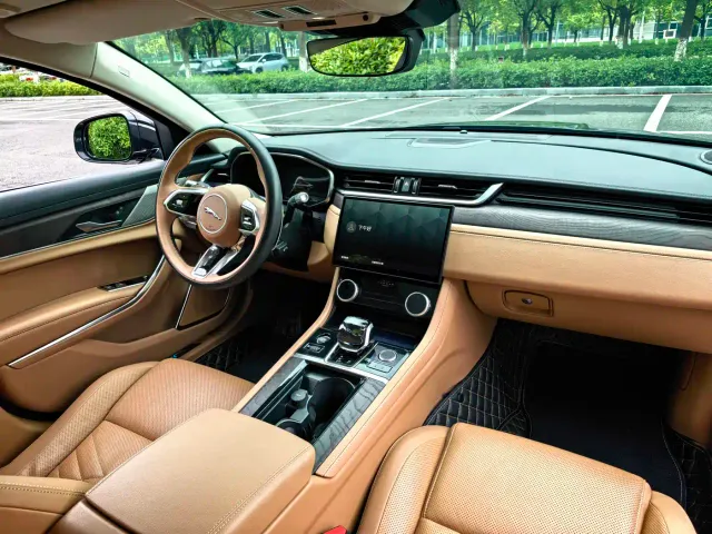 Jaguar XFL — Фото автомобиля 18