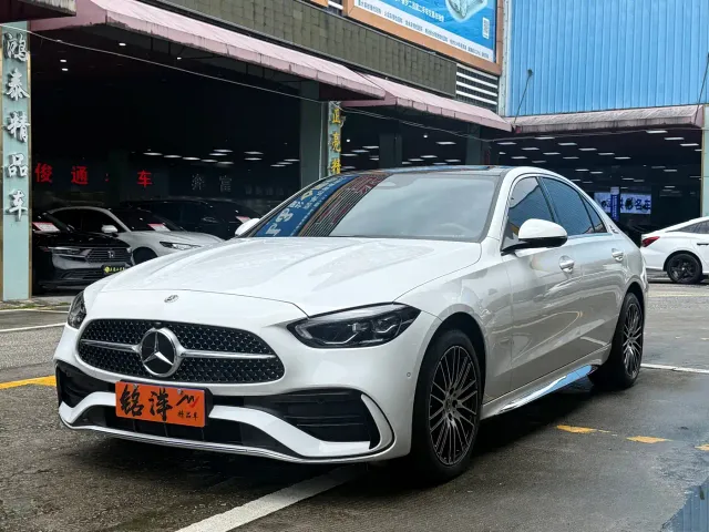 Фотография автомобиля — Mercedes-Benz C-Class