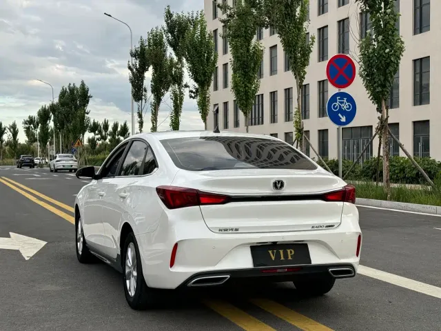 Changan Eado — Фото автомобиля 7