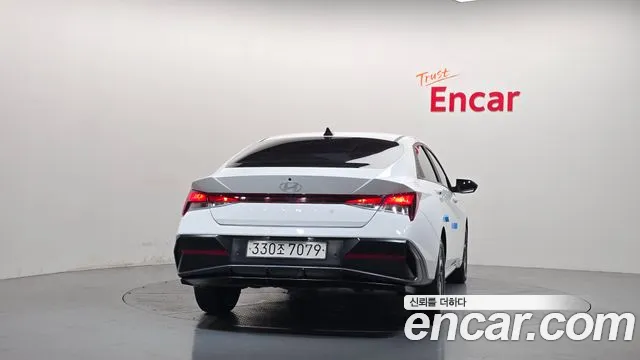 Hyundai Avante CN7 — Фото автомобиля 4