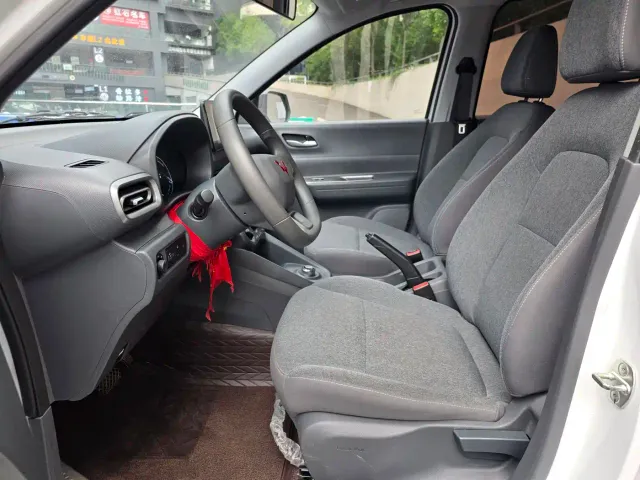 Wuling Hongguang — Фото автомобиля 7