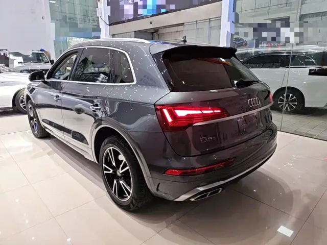 Audi Q5L — Фото автомобиля 4