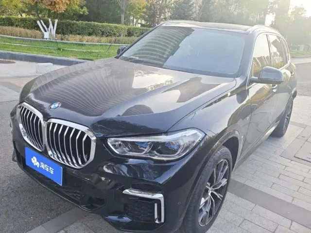 Фотография автомобиля — BMW X5