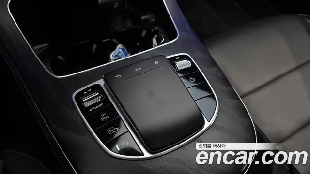 Mercedes-Benz E-Class — Фото автомобиля 28