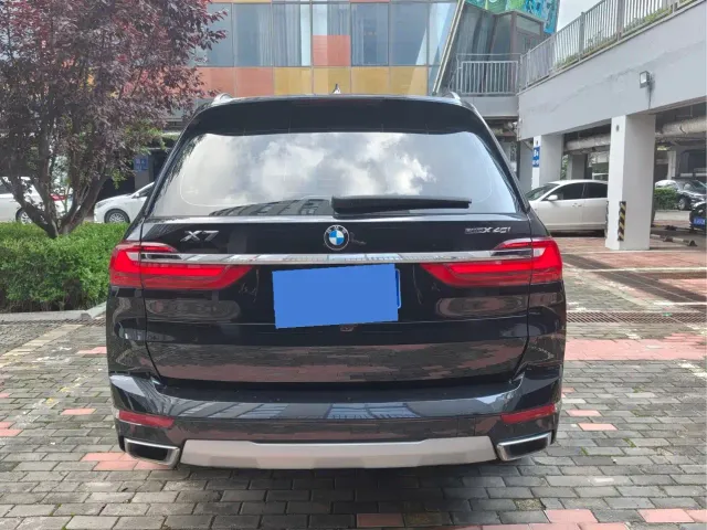 BMW X7 — Фото автомобиля 3